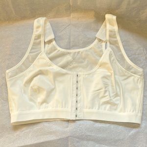 EMBRACE BRA FRONT OPENING HOOK & EYE SIZE XL WHITE 88% NYLON & 12% SPANDEX NWOT